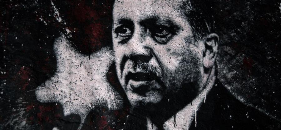Recep Tayyip Erdoğan, painted portrait DDC_1707, di Thierry Ehrmann (CC BY 2.0)